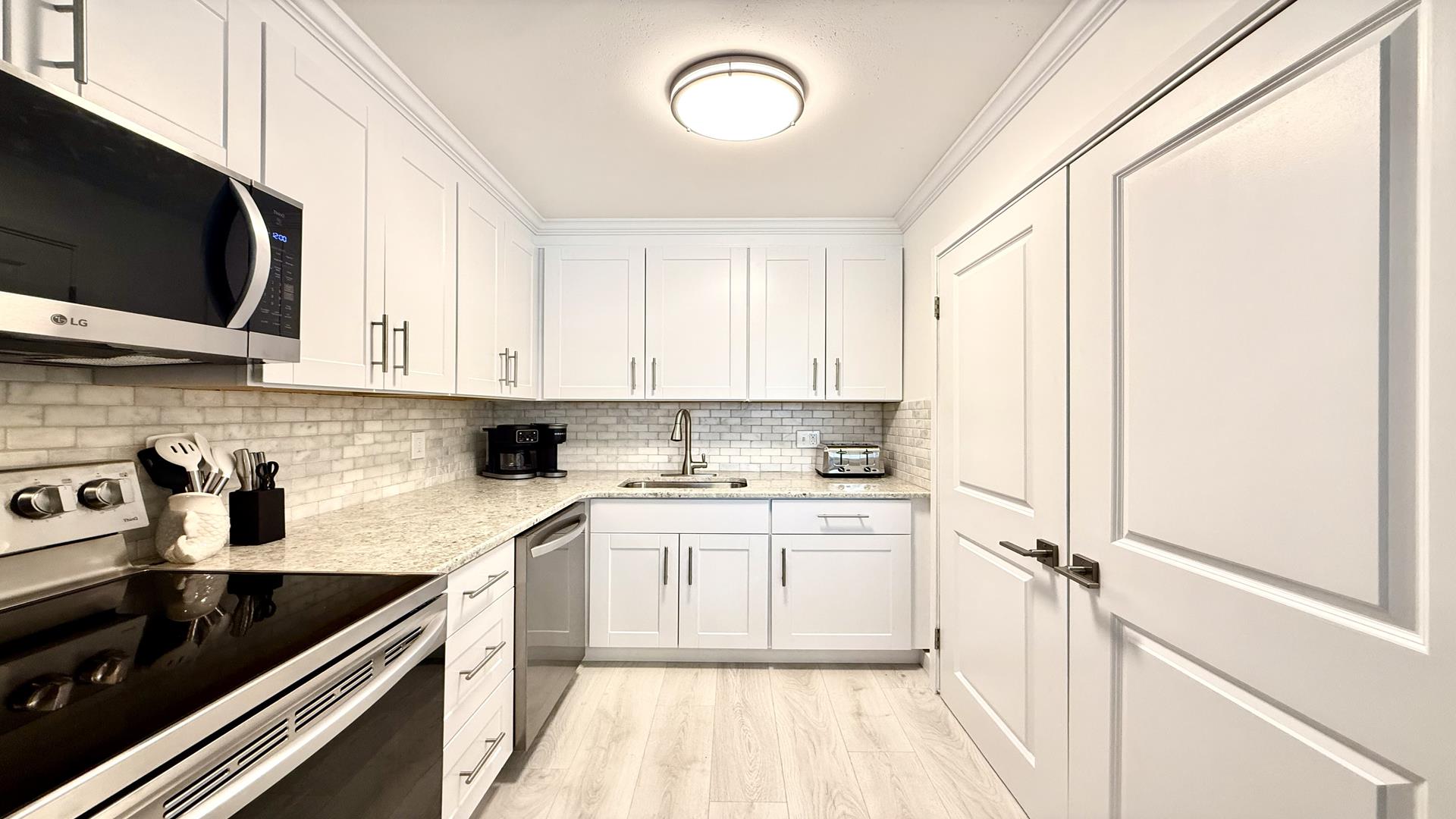 351 96th Street, Stone Harbor (Center) - Picture 3