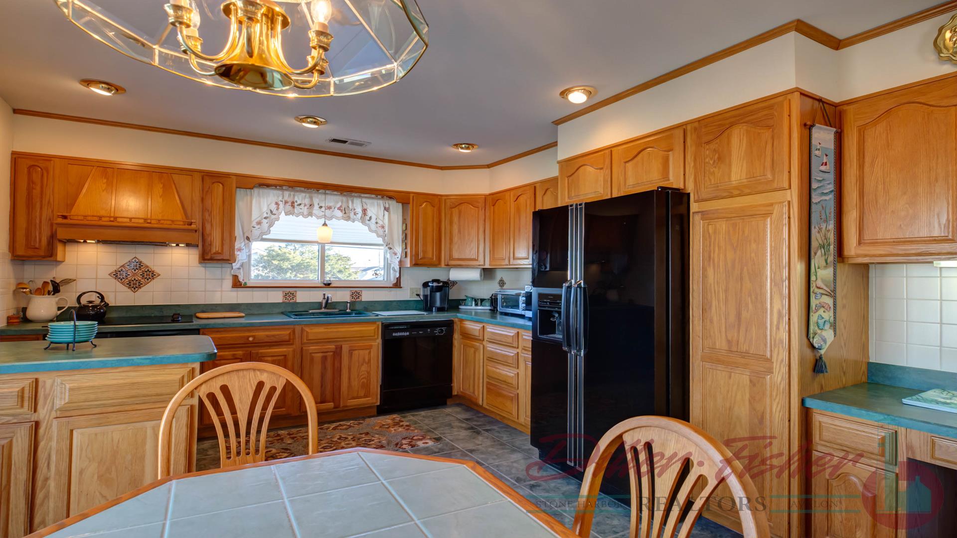11001 Third Avenue, Stone Harbor (Center) - Picture 5