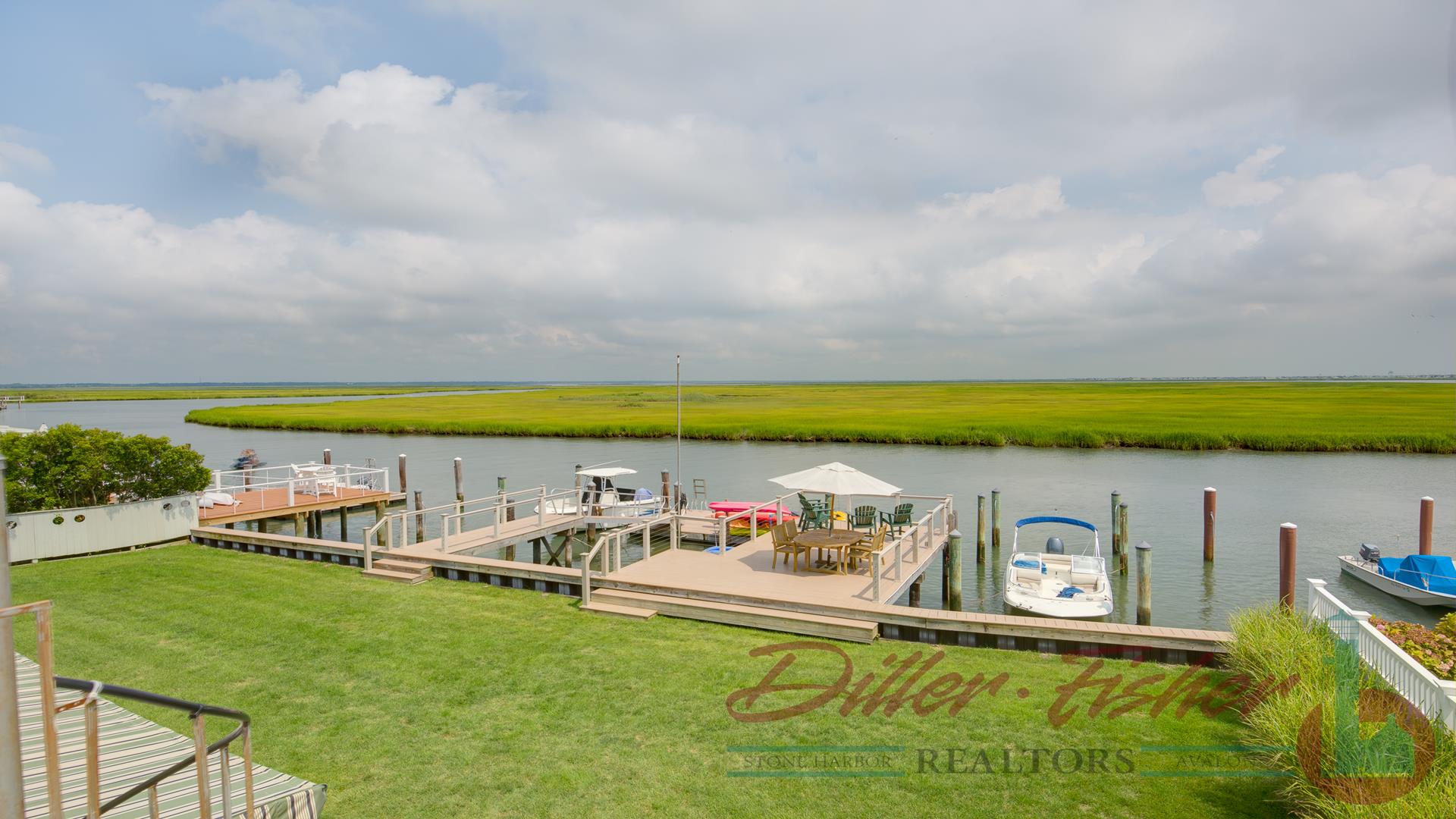 18 Hallman Drive, Stone Harbor Manor (Bay Front) - Picture 2