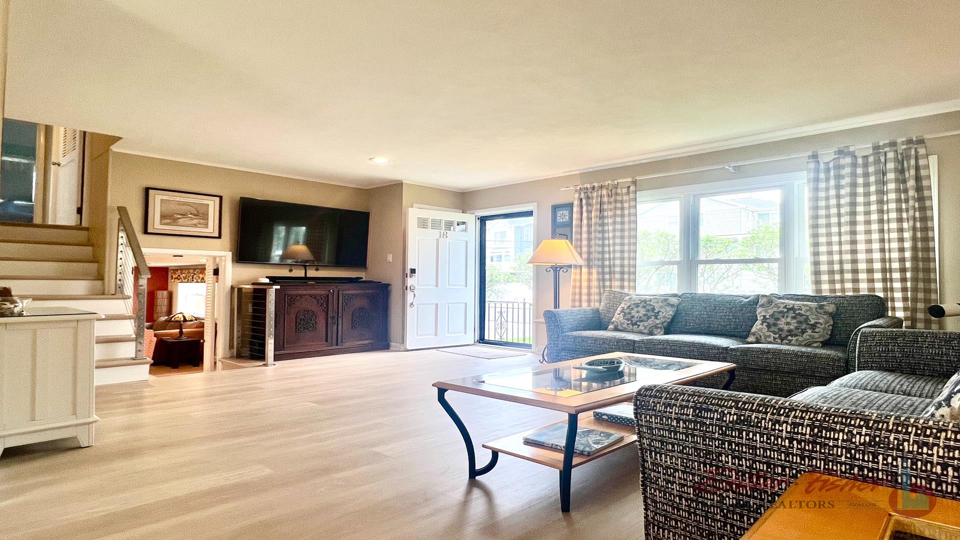 18 Hallman Drive, Stone Harbor Manor (Bay Front) - Picture 5