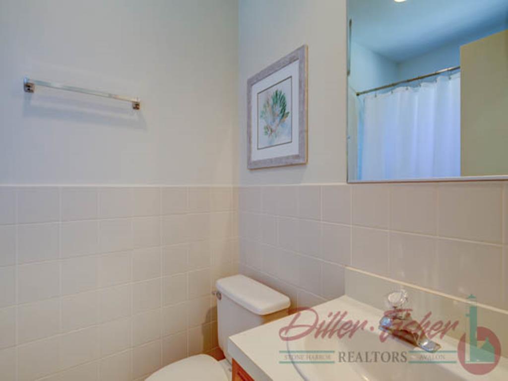 240 106th Street, Stone Harbor (Mid-Island)