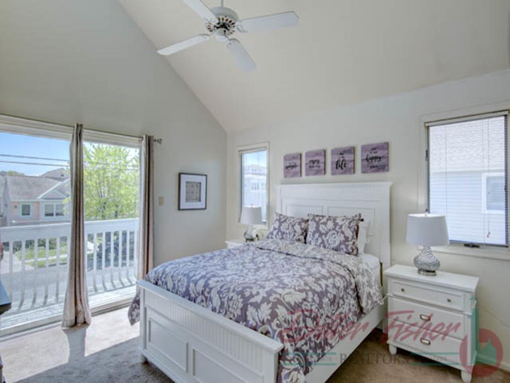 240 106th Street, Stone Harbor (Mid-Island)