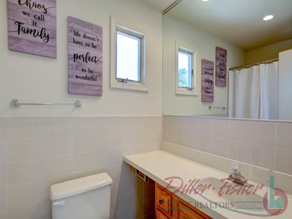 240 106th Street, Stone Harbor (Mid-Island)