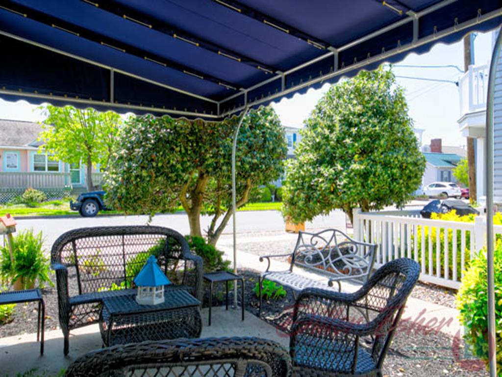 240 106th Street, Stone Harbor (Mid-Island)