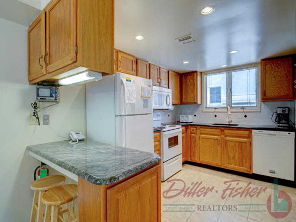240 106th Street, Stone Harbor (Mid-Island)