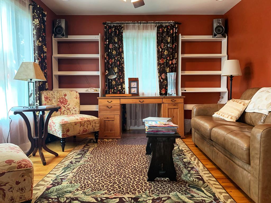 915 Columbia Avenue - Columbia Dream | Photo 6