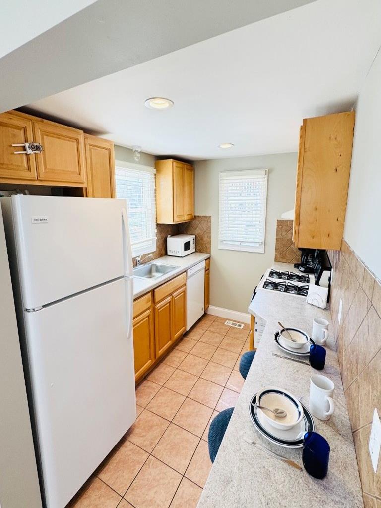 101 E 60th Street, 2nd floor, Brant Beach (Ocean Front)