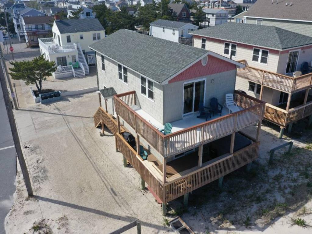 109 Hobart Avenue. (77th), Beach Haven Crest