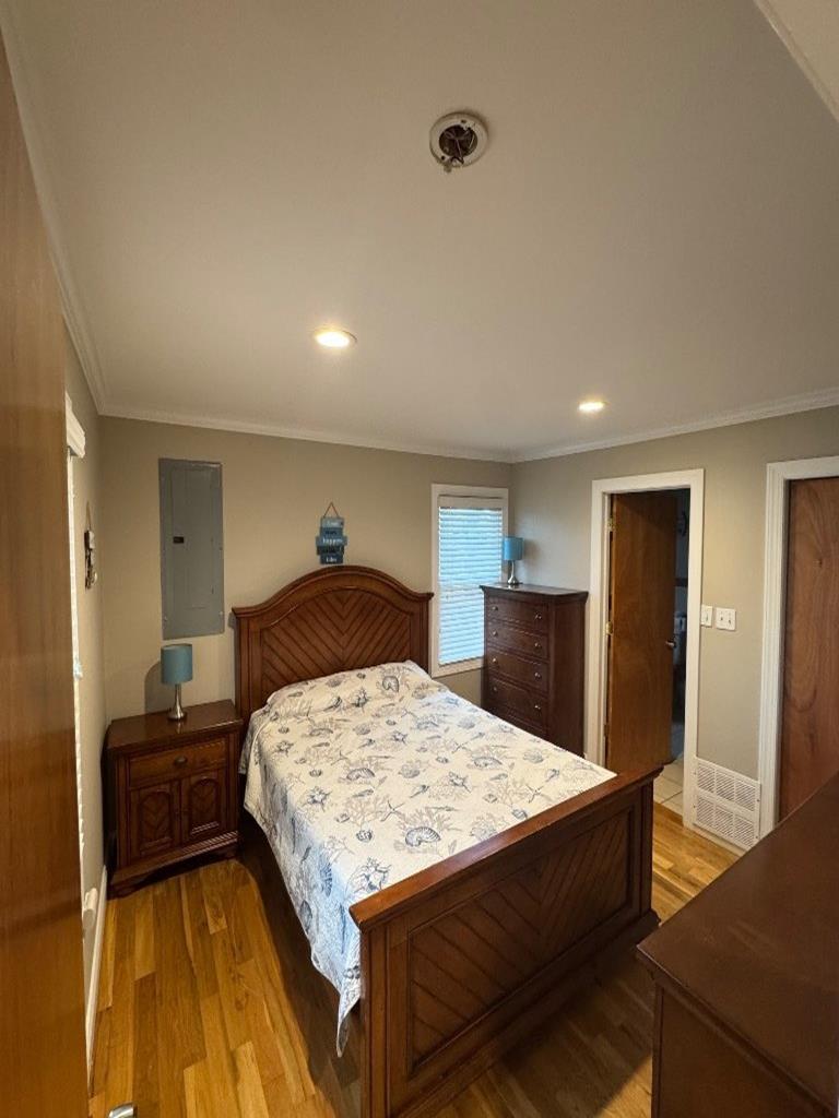 109 Hobart Avenue. (77th), Beach Haven Crest (Ocean Front)