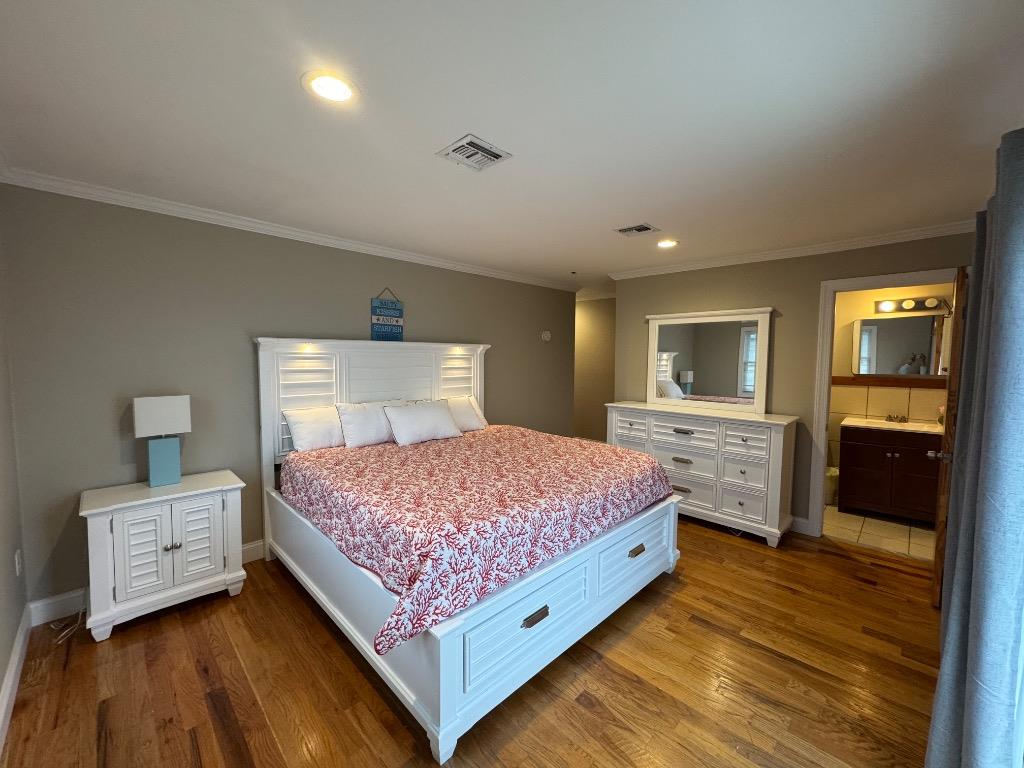 109 Hobart Avenue. (77th), Beach Haven Crest (Ocean Front)