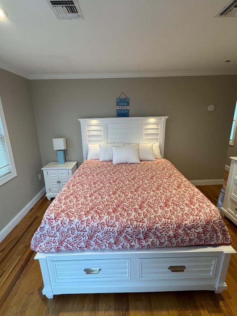 109 Hobart Avenue. (77th), Beach Haven Crest (Ocean Front)