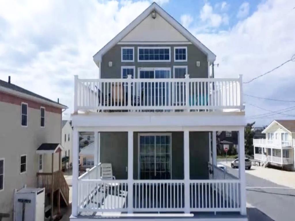 110 E. Culver Avenue (76th), Beach Haven Crest