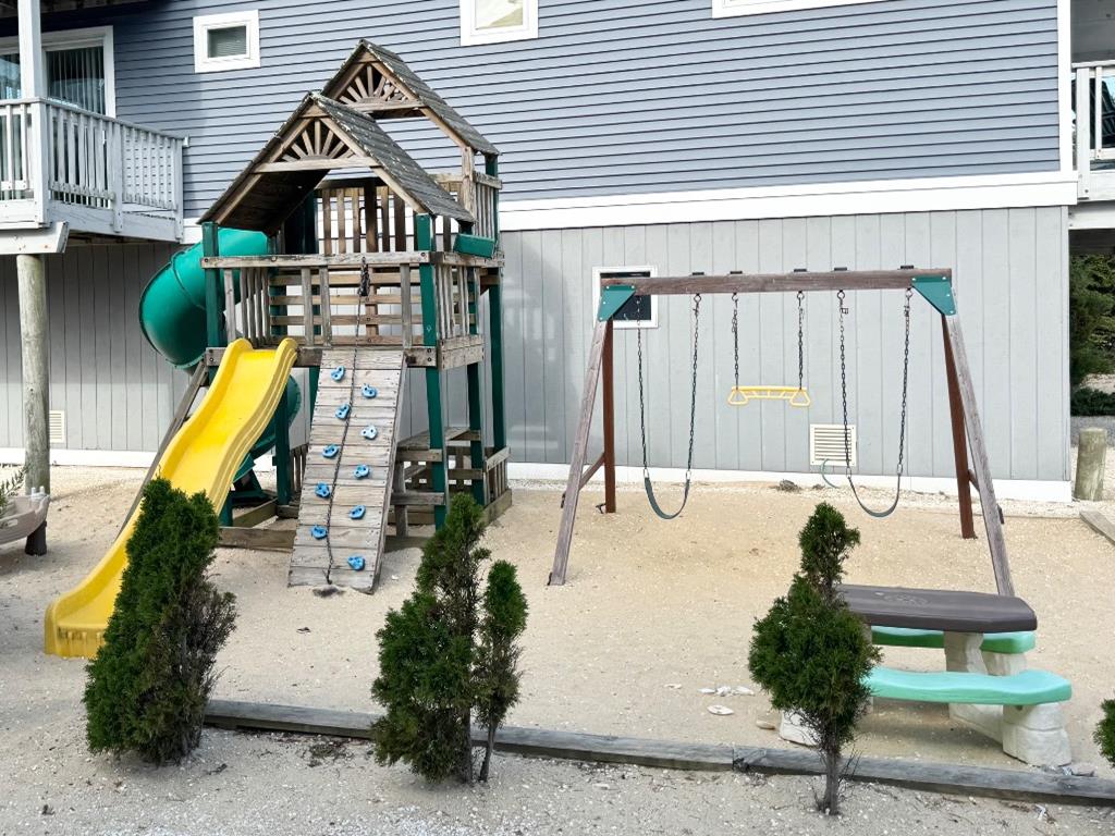 5 B Long Beach Blvd, Loveladies (Ocean Block)