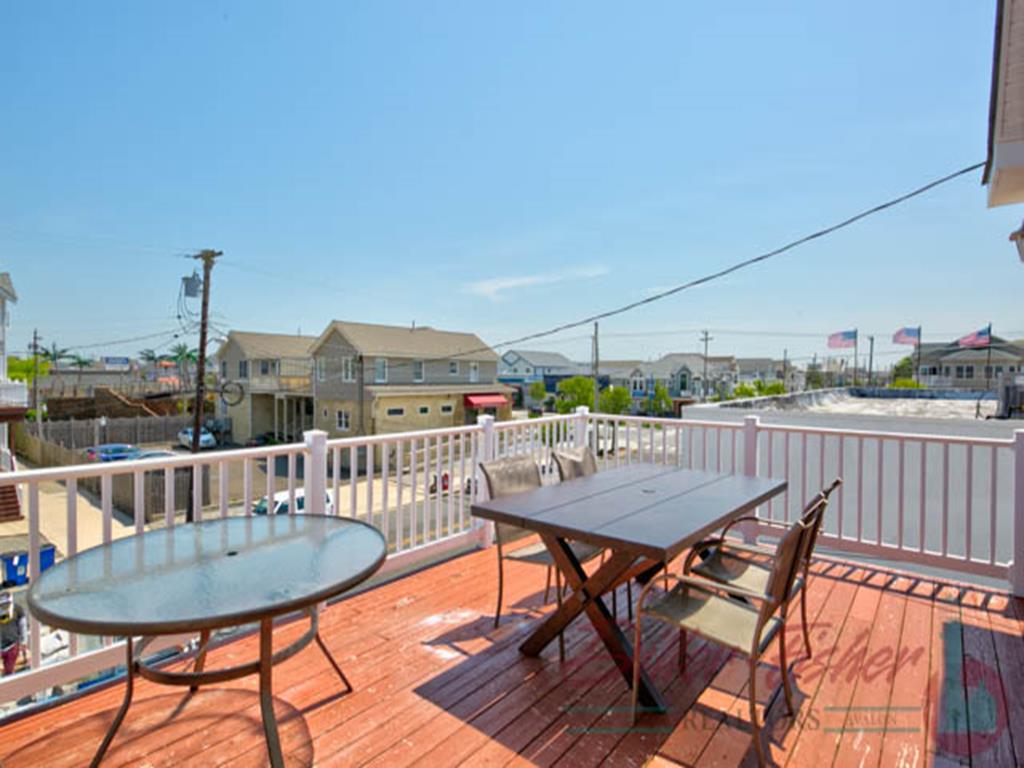 214 28th Street, Avalon (Mid-Island)