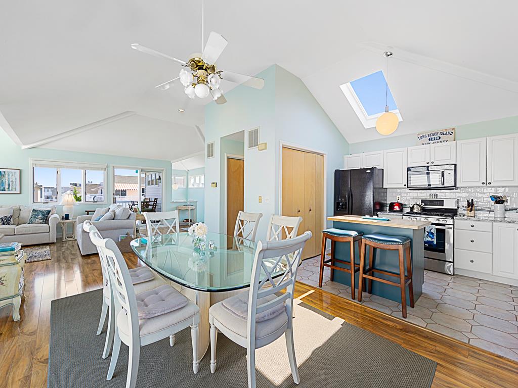 108 W. Hobart Avenue, Beach Haven Crest (Bay Side)