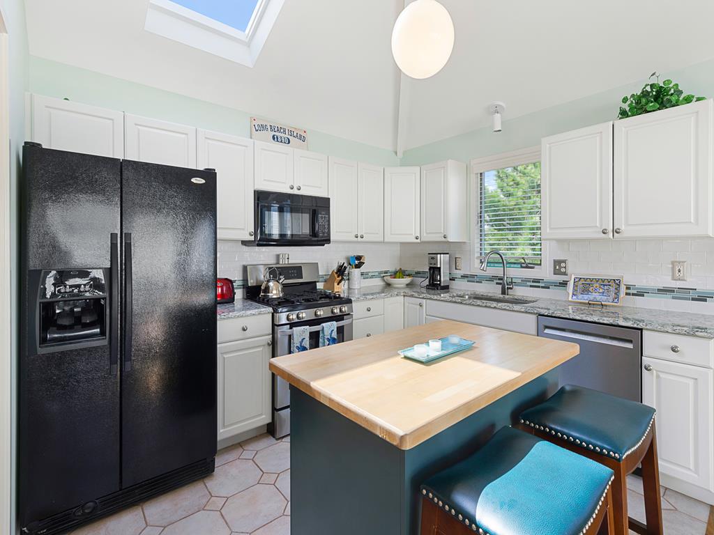 108 W. Hobart Avenue, Beach Haven Crest (Bay Side)