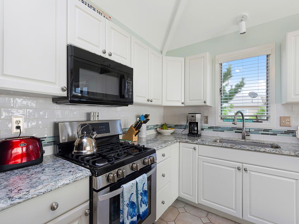 108 W. Hobart Avenue, Beach Haven Crest (Bay Side)