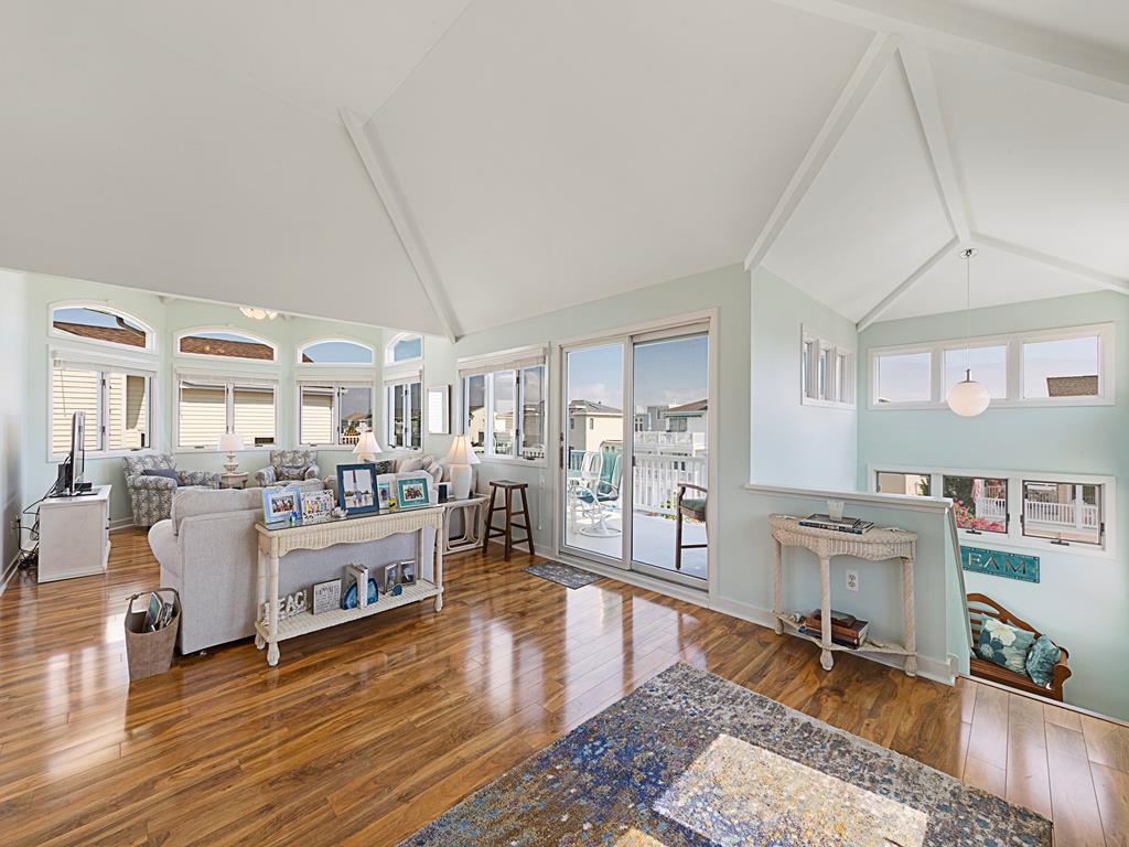 108 W. Hobart Avenue, Beach Haven Crest (Bay Side)