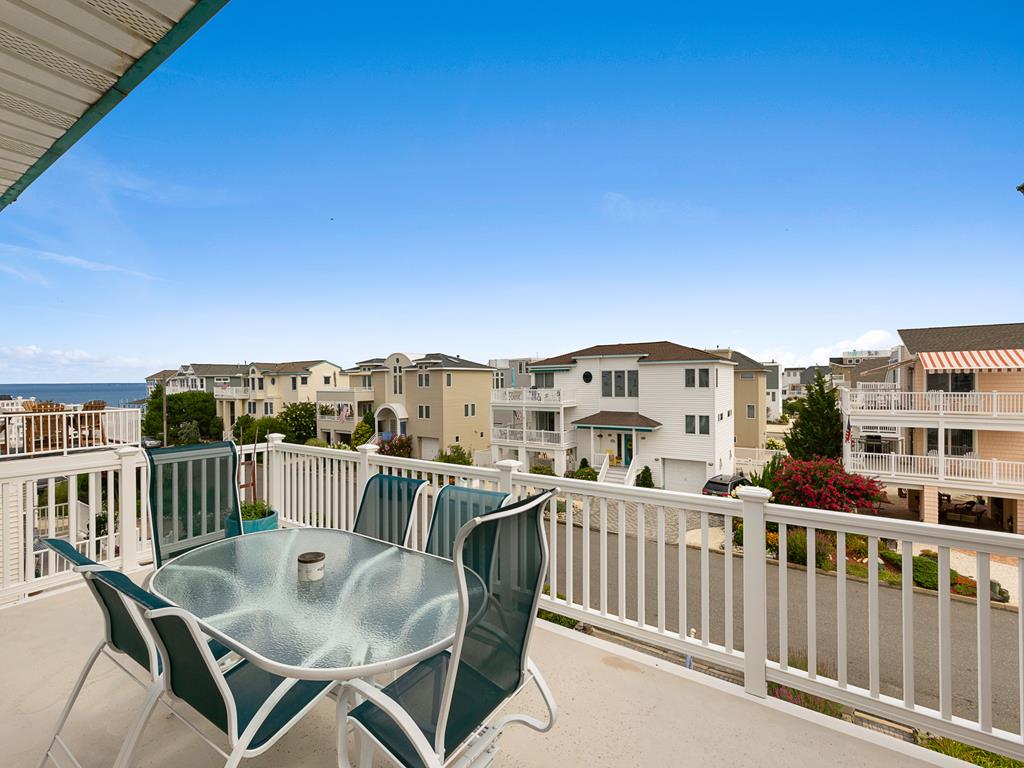 108 W. Hobart Avenue, Beach Haven Crest (Bay Side)