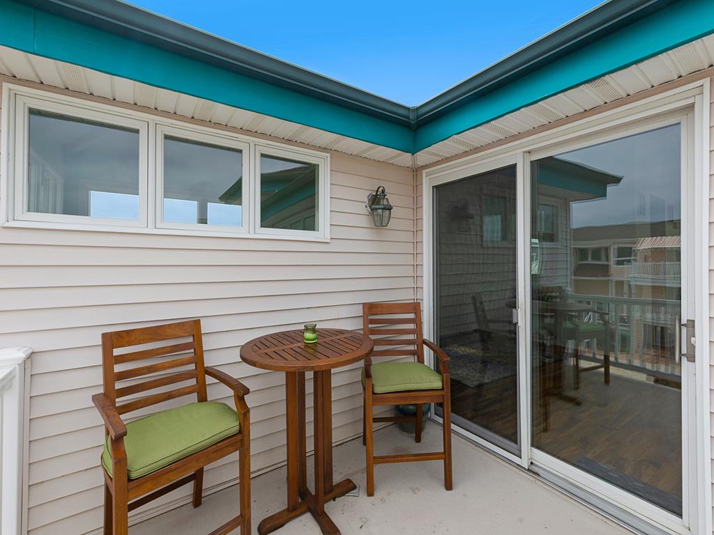 108 W. Hobart Avenue, Beach Haven Crest (Bay Side)