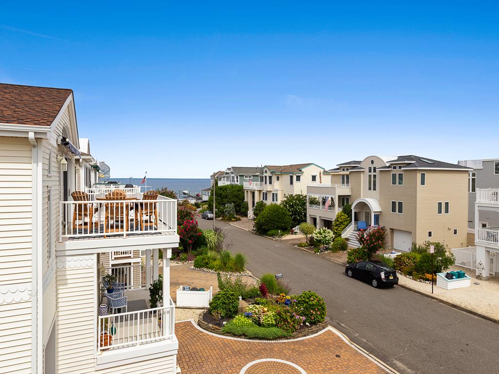 108 W. Hobart Avenue, Beach Haven Crest (Bay Side)