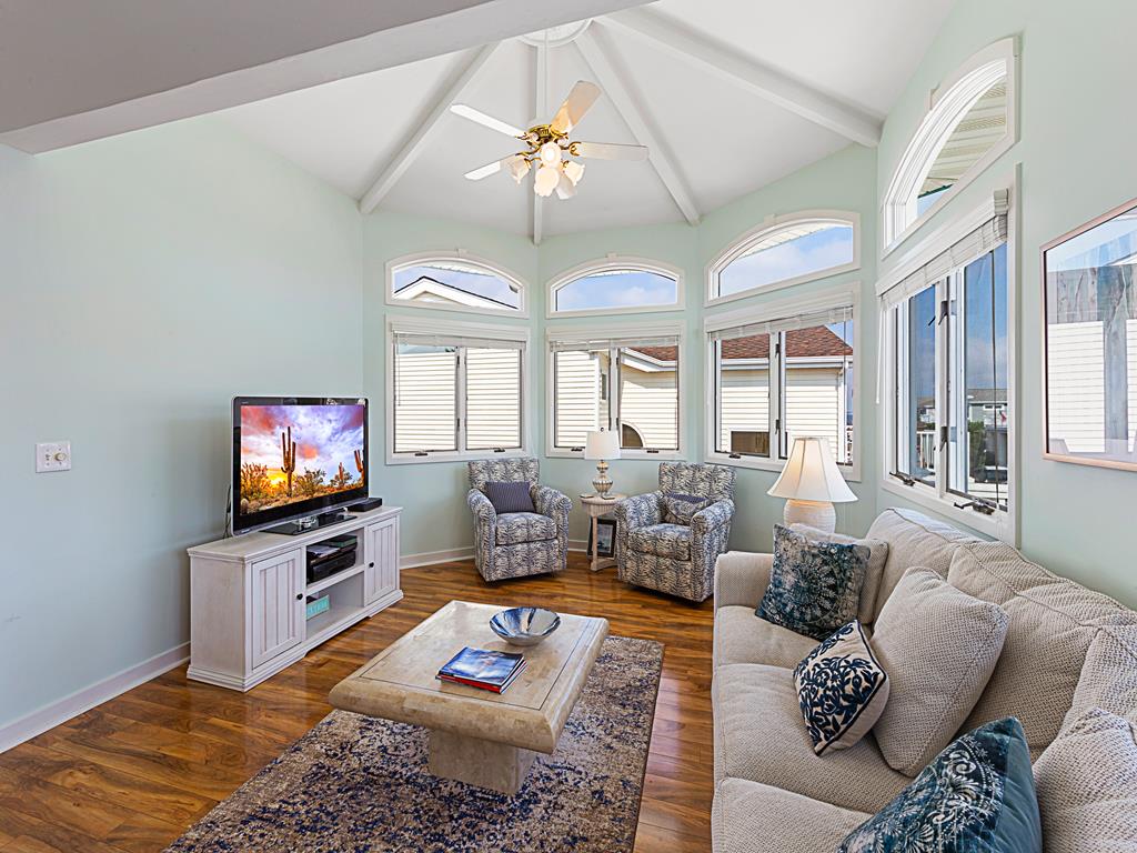 108 W. Hobart Avenue, Beach Haven Crest (Bay Side)