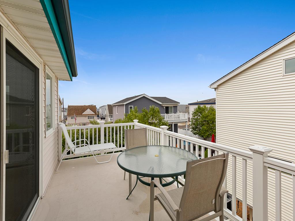 108 W. Hobart Avenue, Beach Haven Crest (Bay Side)