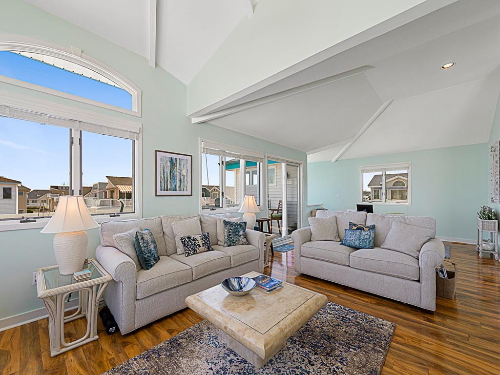 108 W. Hobart Avenue, Beach Haven Crest (Bay Side)