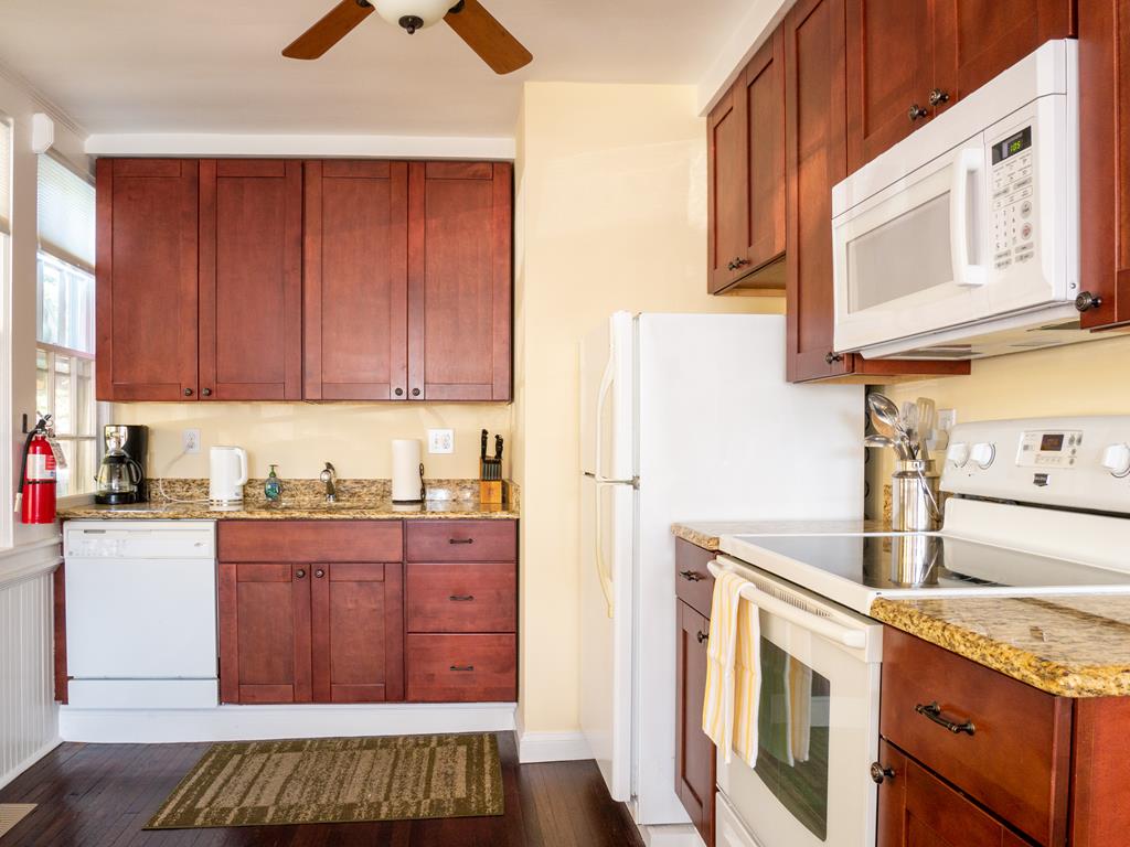 Sea Dragon - Big House - Close to Town and Beach | Photo 15