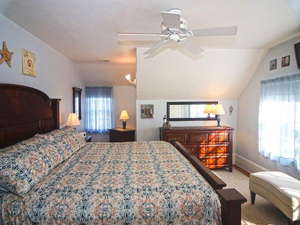 Sea Dragon - Big House - Close to Town and Beach | Photo 22