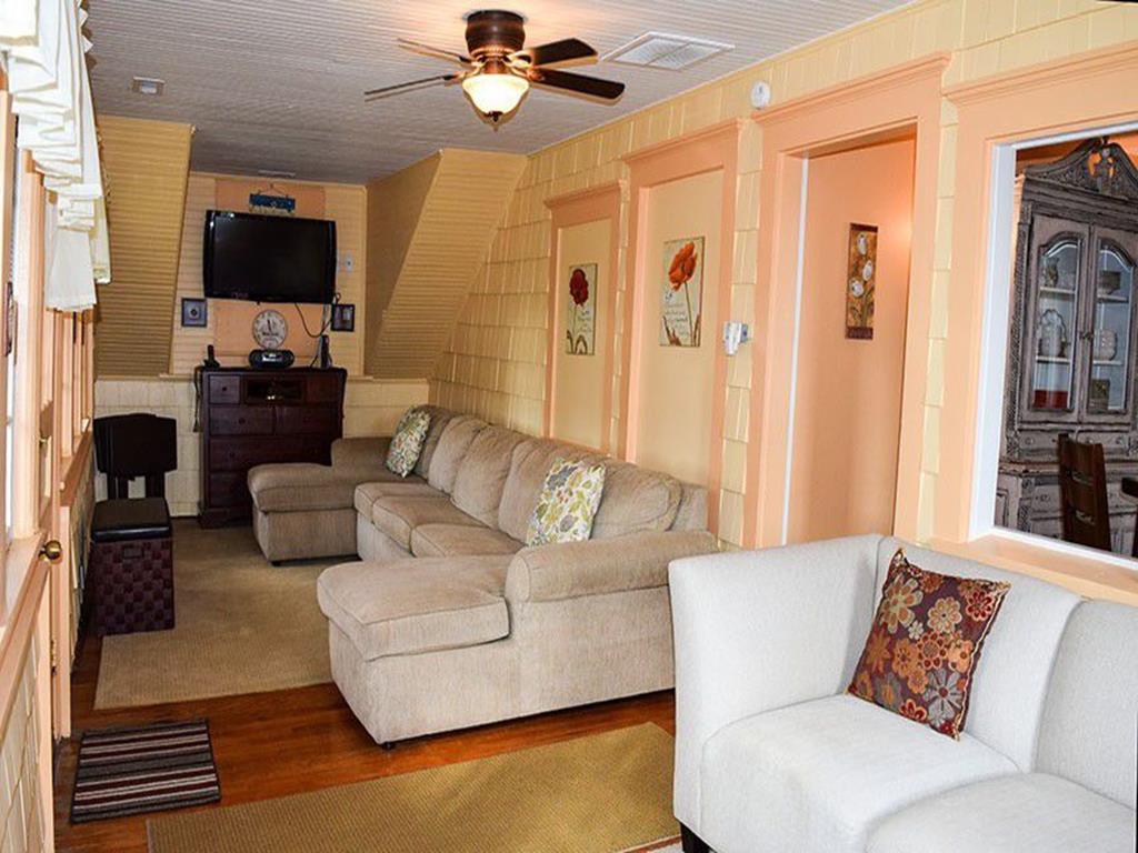 Sea Dragon - Big House - Close to Town and Beach | Photo 29