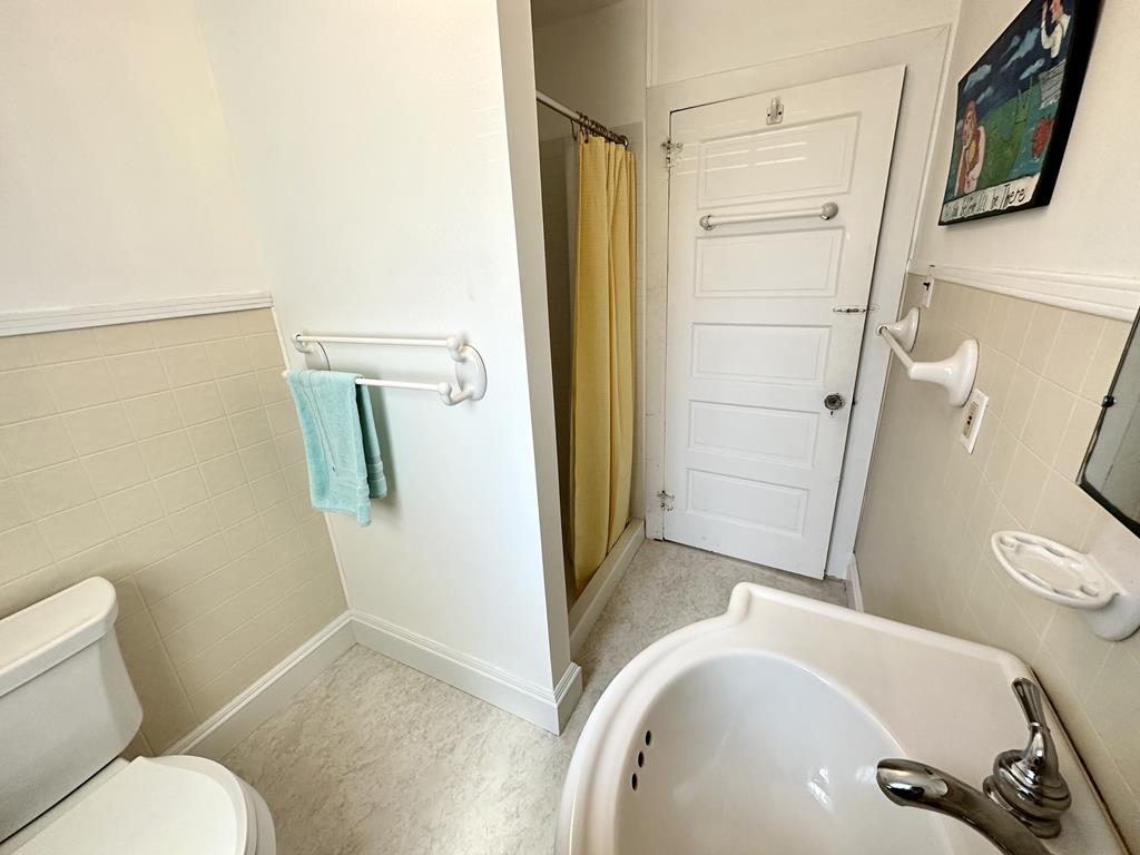 BEACH BLOCK - HOWARD STREET | Photo 17