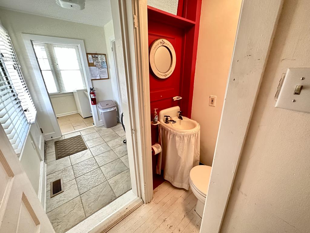 BEACH BLOCK - HOWARD STREET | Photo 24