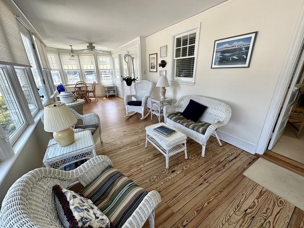 BEACH BLOCK - HOWARD STREET | Photo 6