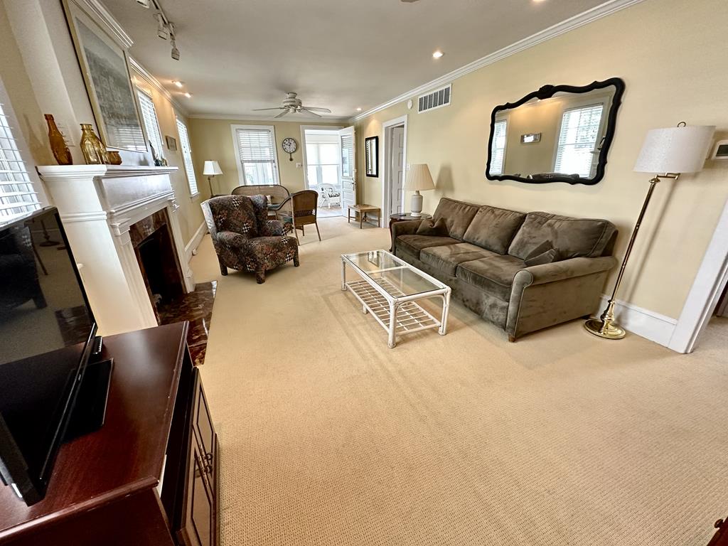 BEACH BLOCK - HOWARD STREET | Photo 10