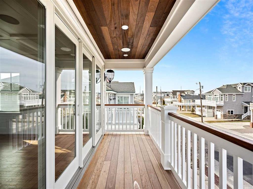 7688 Dune Drive, Avalon (Mid-Island)