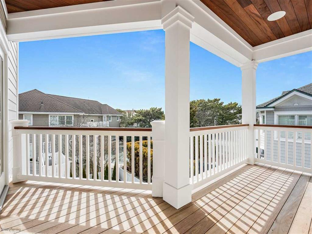 7688 Dune Drive, Avalon (Mid-Island)