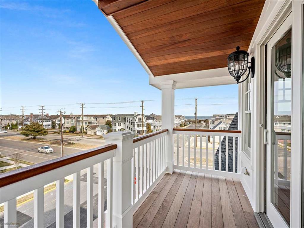 7688 Dune Drive, Avalon (Mid-Island)