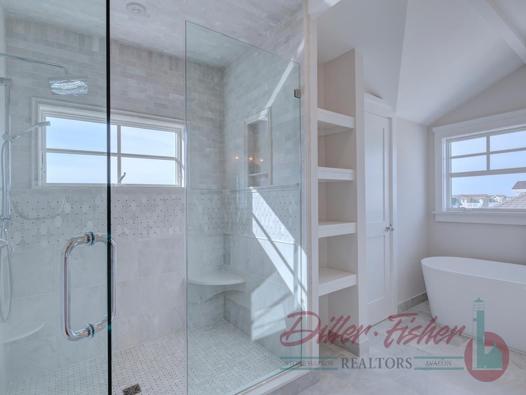 7688 Dune Drive, Avalon (Mid-Island)