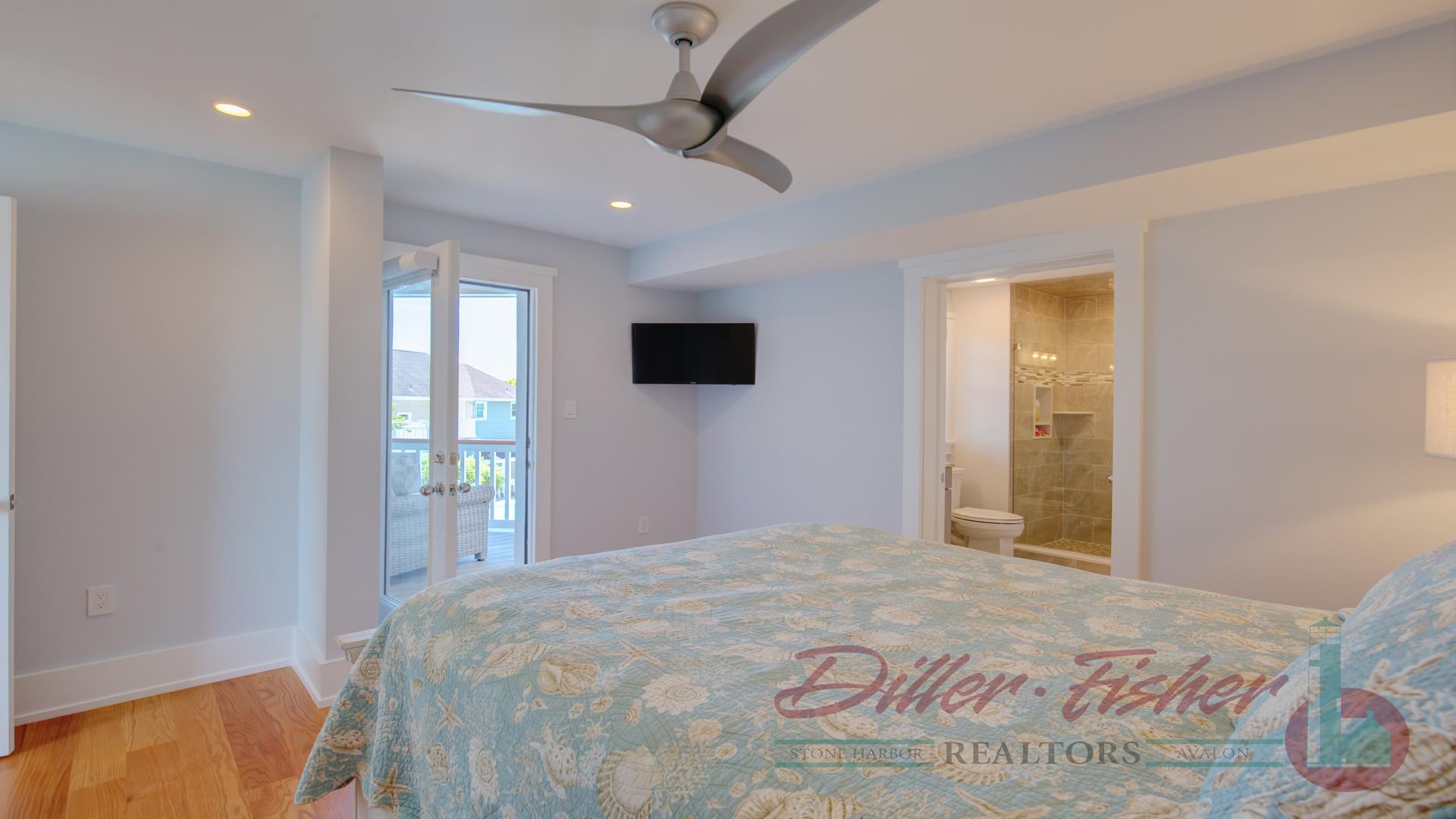 7688 Dune Drive, Avalon (Mid-Island)