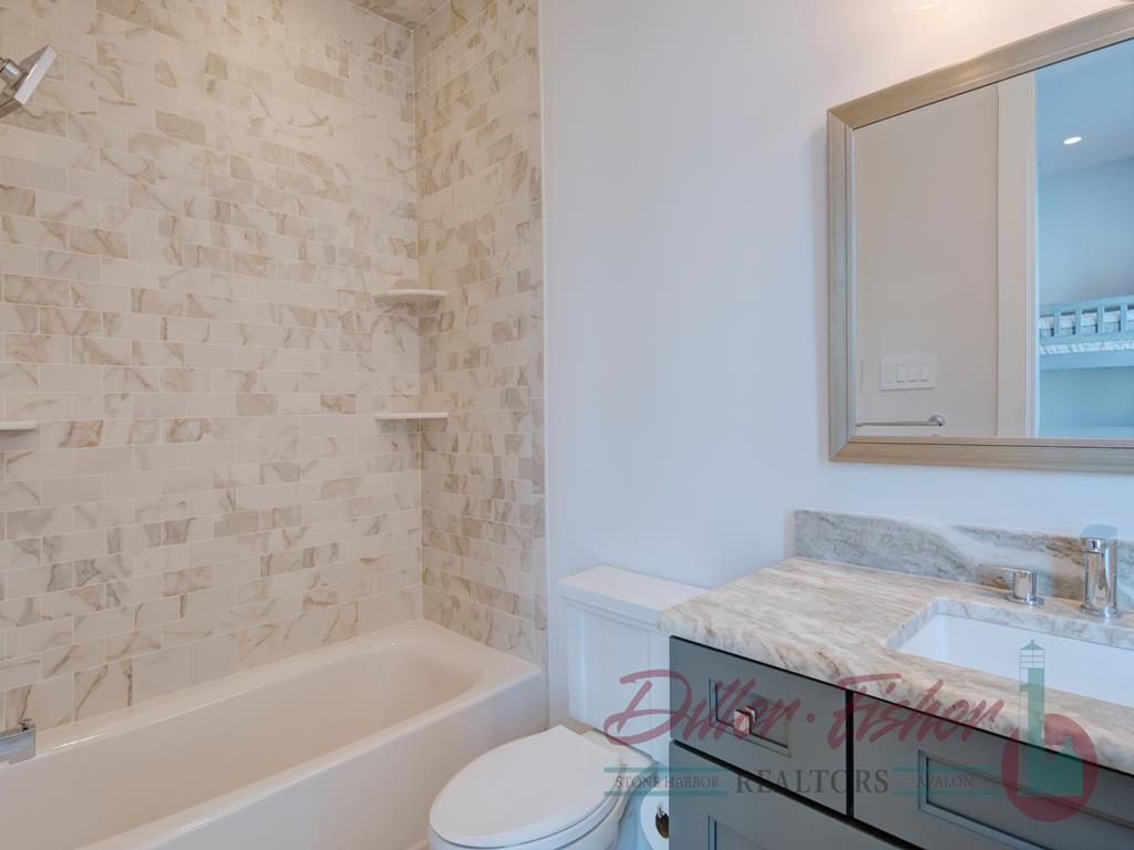 7688 Dune Drive, Avalon (Mid-Island)