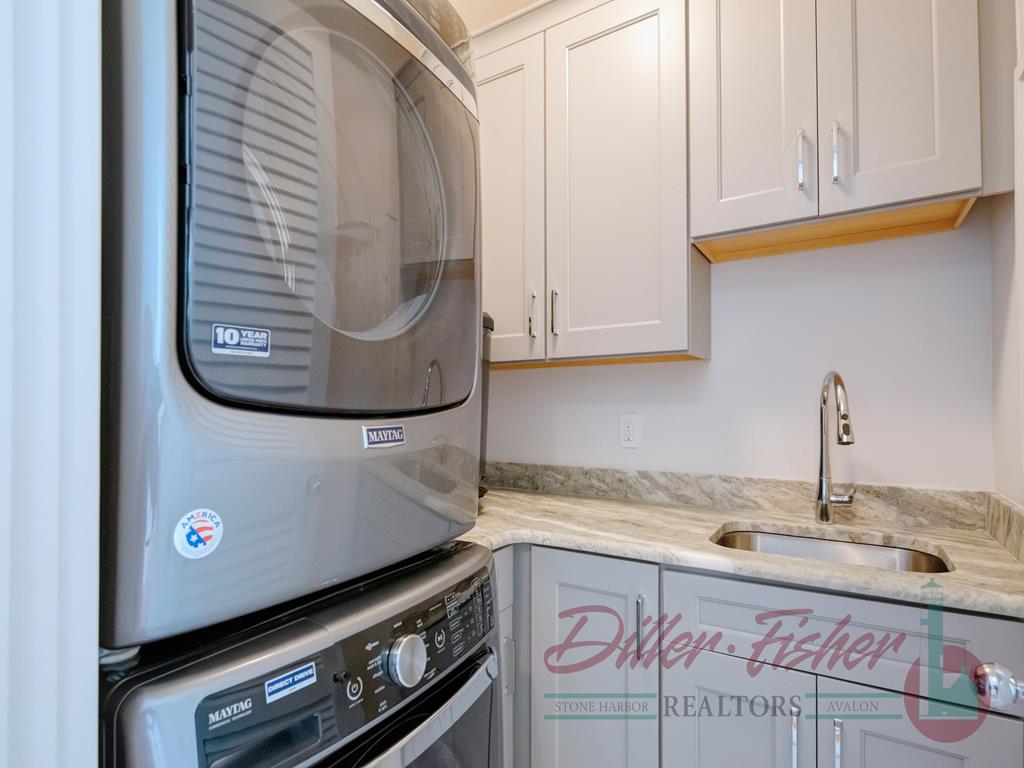 7688 Dune Drive, Avalon (Mid-Island)