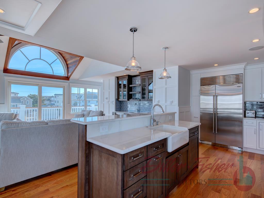 7688 Dune Drive, Avalon (Mid-Island)