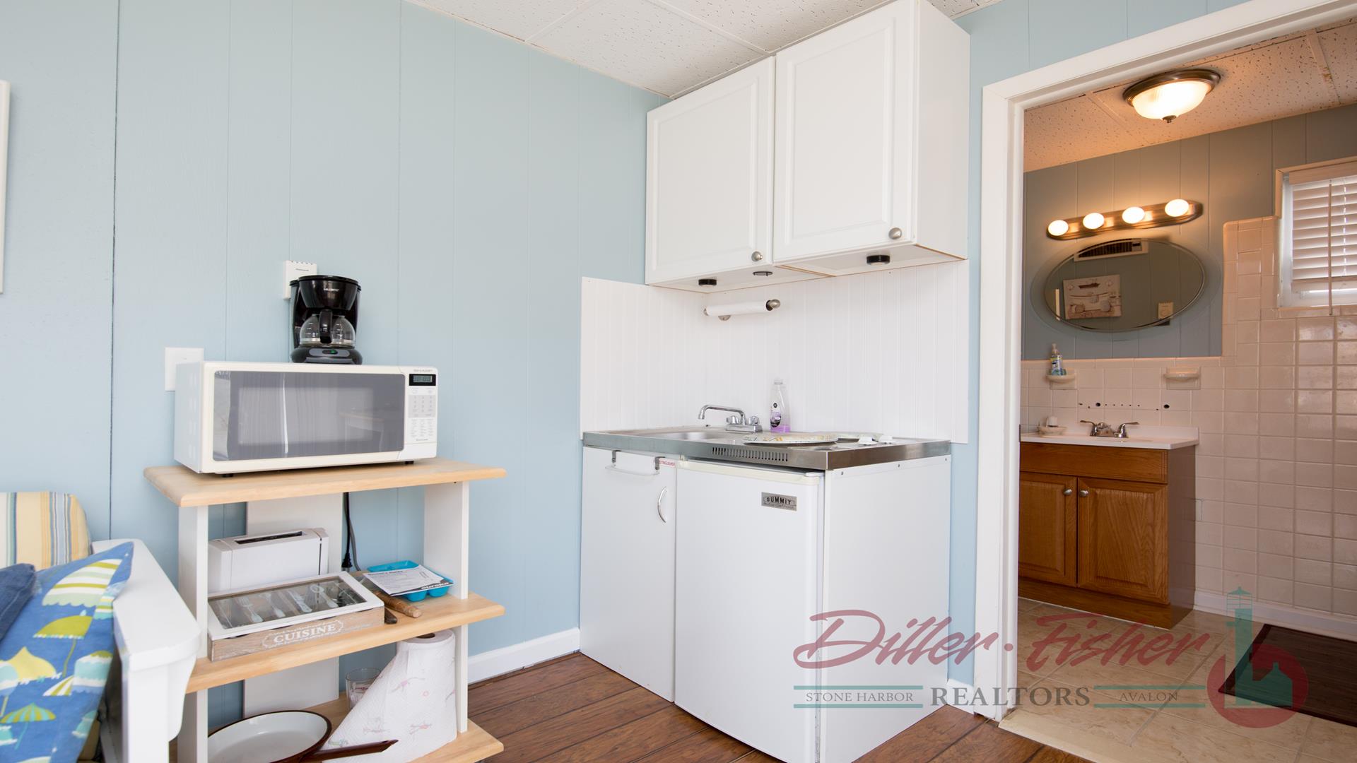 9816 Second Avenue, Stone Harbor (Mid-Island) - Picture 4